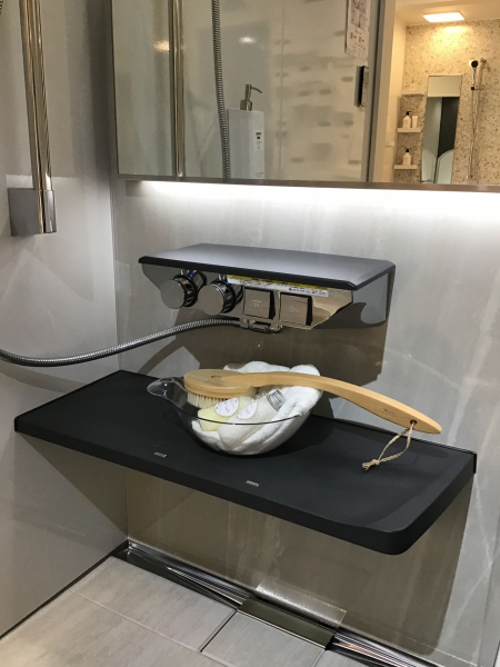 プッシュ水栓